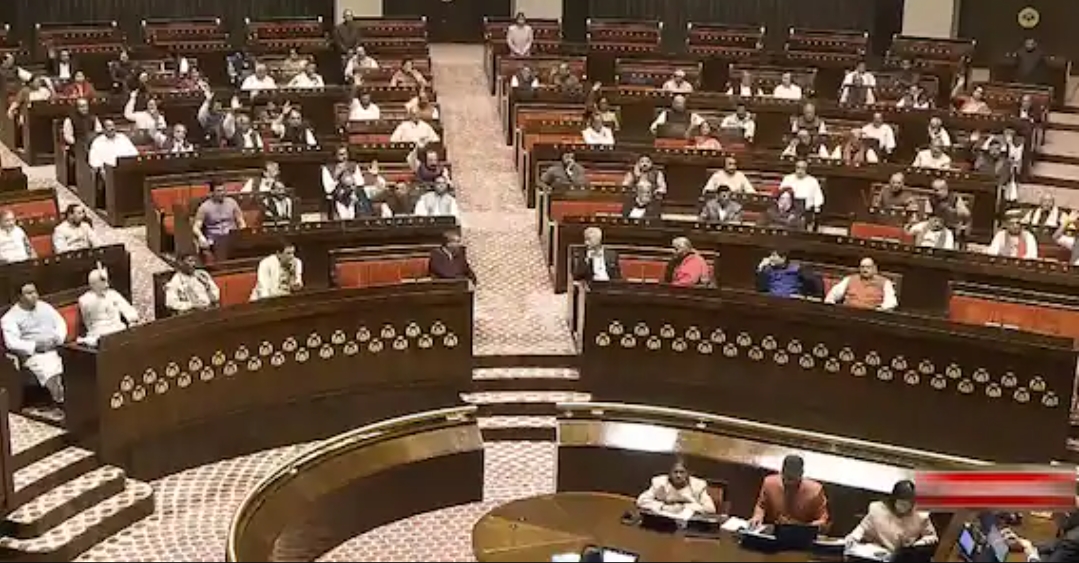 संसद के आगामी सत्र को लेकर सरगर्मी: सर्वदलीय बैठकें, ज्वलंत मुद्दे और सत्ता-विपक्ष का टकराव
