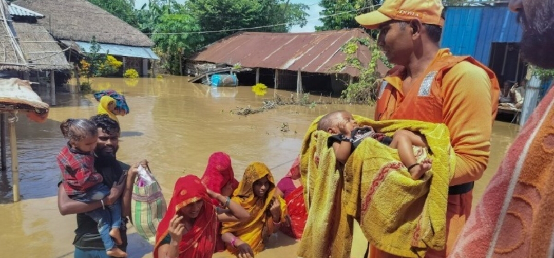 नेपाल और उत्तर भारत में प्राकृतिक आपदा: बारिश और भूस्खलन से तबाही