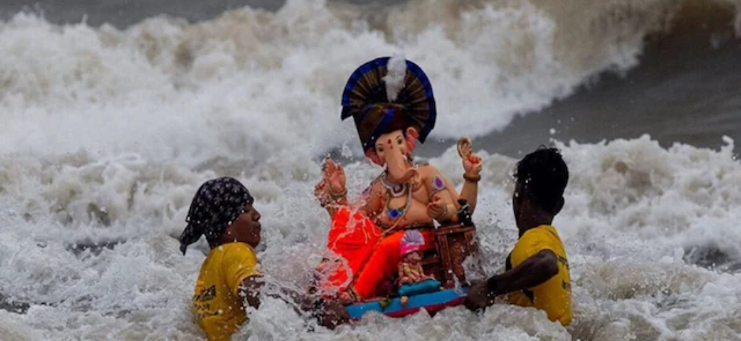 हैदराबाद में बड़ा हादसा: गणेश विसर्जन के दौरान तालाब में डूबने से दुर्घटना