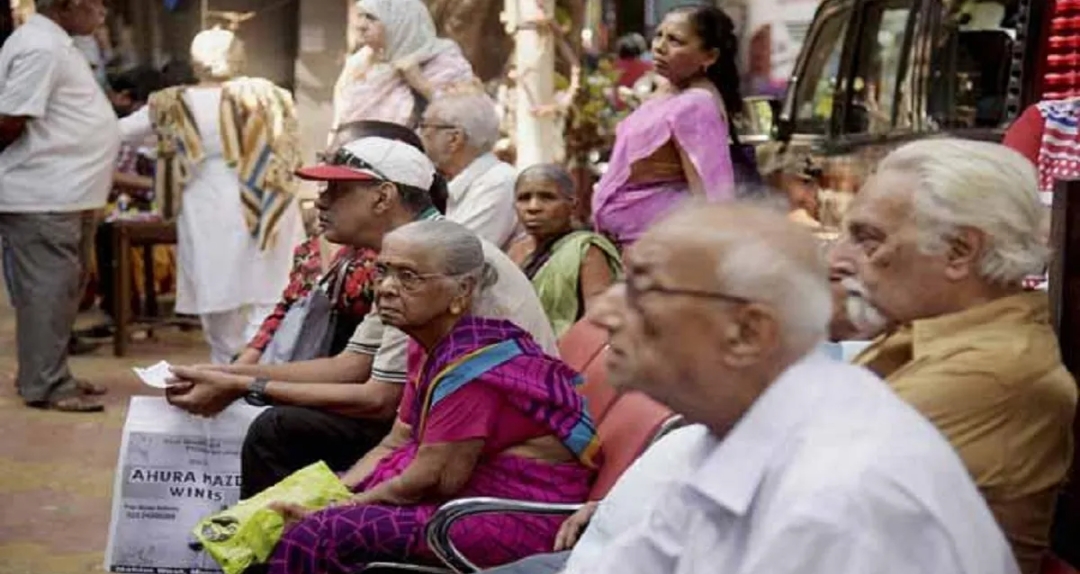 देश में 'वरिष्ठ नागरिक डे-केयर' क्रांति: टूटते संयुक्त परिवारों के बीच नया सहारा!