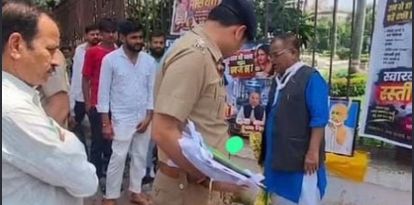  रीवा में जच्चा-बच्चा की मौत पर बवाल: परिजनों ने न्याय की मांग को लेकर शुरू किया जल सत्याग्रह