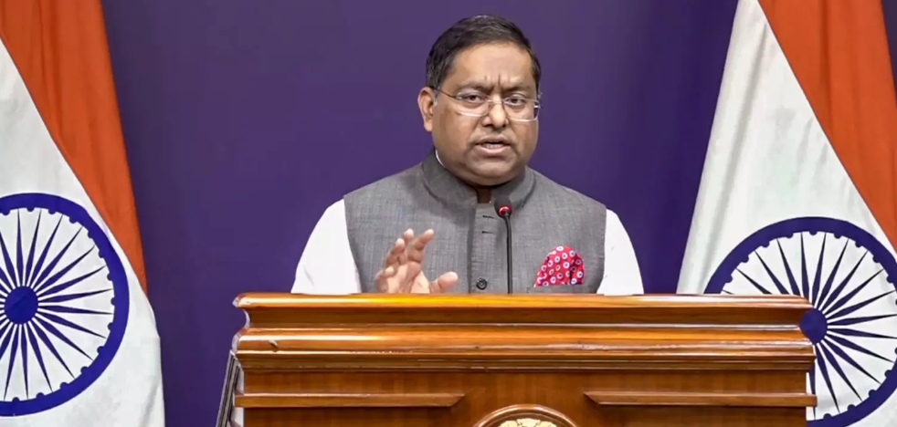 सऊदी तेल ठिकानों पर हूती हमले: भारत ने जताई कड़ी आपत्ति, बढ़ा वैश्विक तनाव
